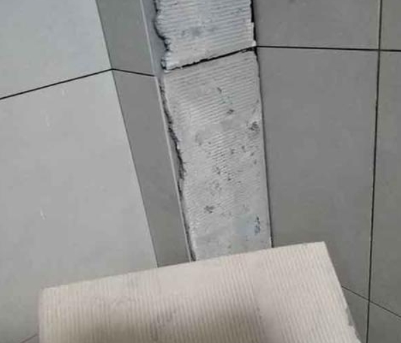 峰峰矿瓷砖空鼓维修公司分享下厨房瓷砖脱落的补救措施。
